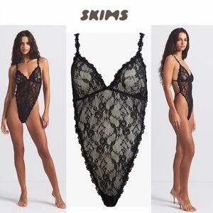 SKIMS Stretch Lace Teddy Black Sheer Lace Bodysuit XS NWT 98$